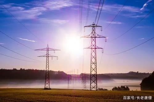  高壓線沒有外絕緣護套，下雨天能防漏電嗎？